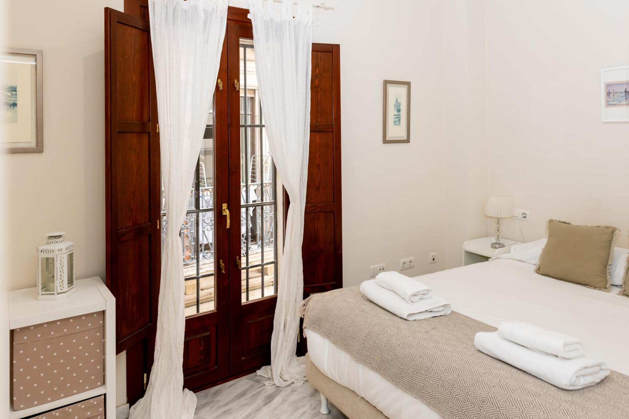 Charming & Quiet Apartment In Plaza Del Salvador Sevilla Kültér fotó