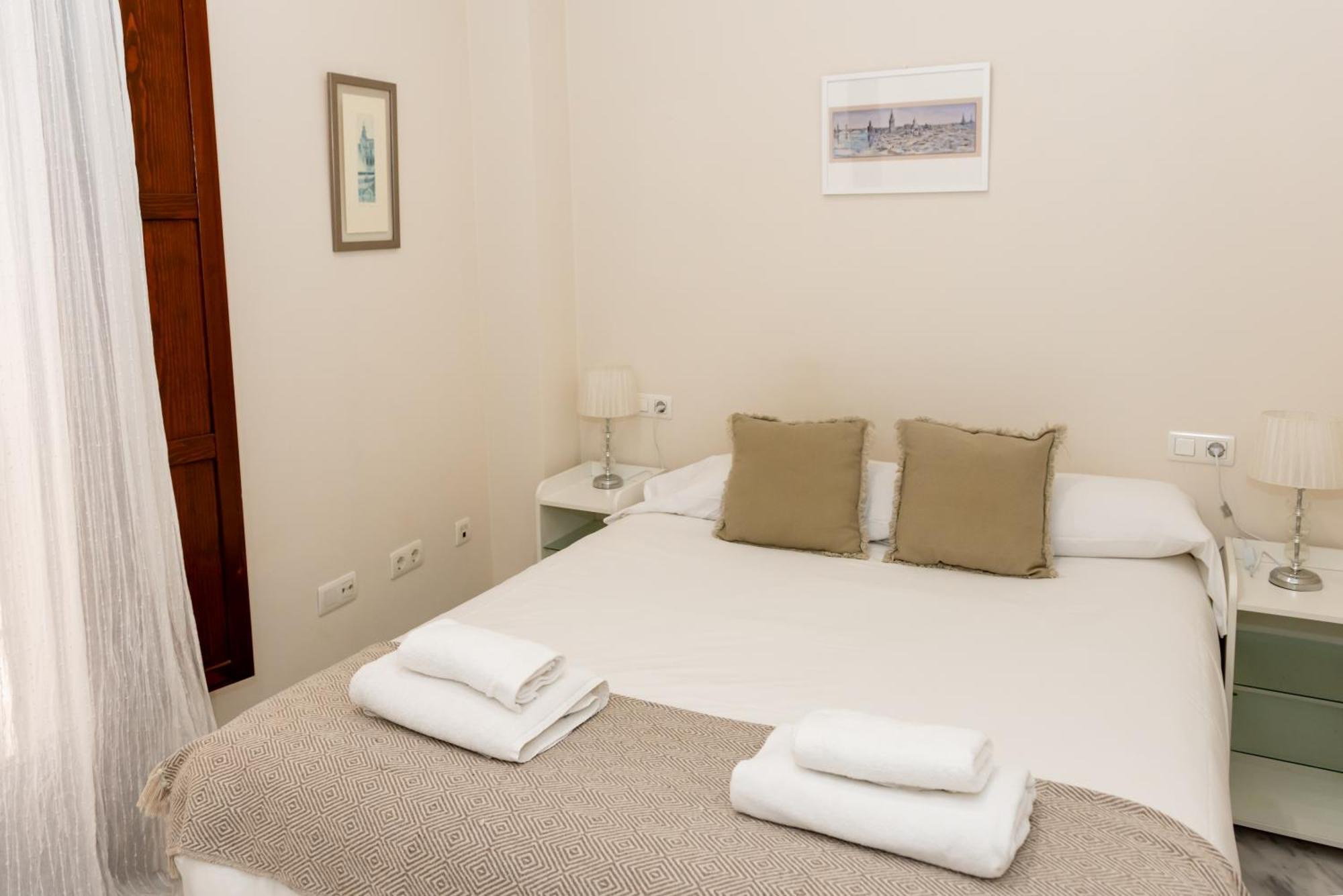 Charming & Quiet Apartment In Plaza Del Salvador Sevilla Kültér fotó