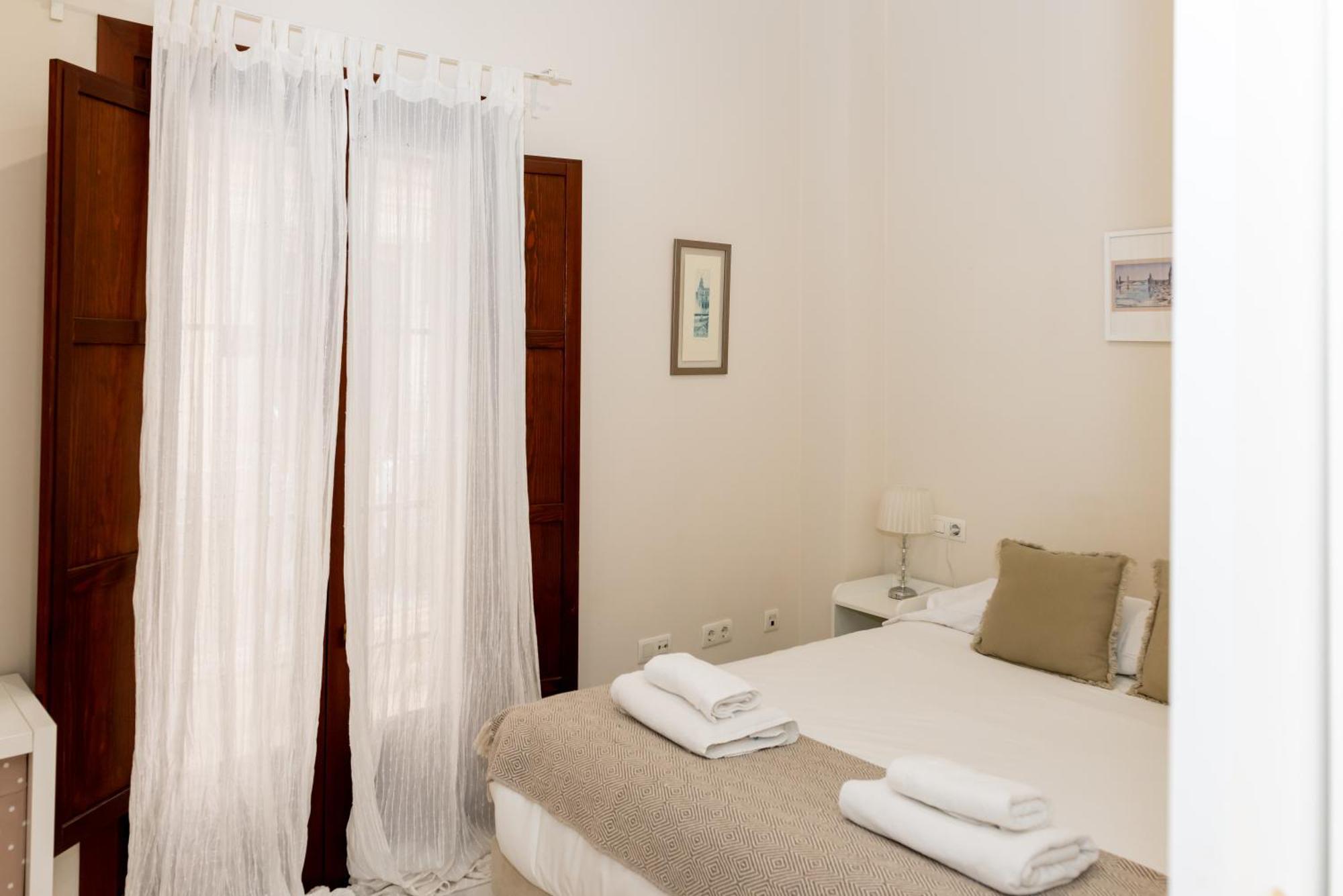 Charming & Quiet Apartment In Plaza Del Salvador Sevilla Kültér fotó