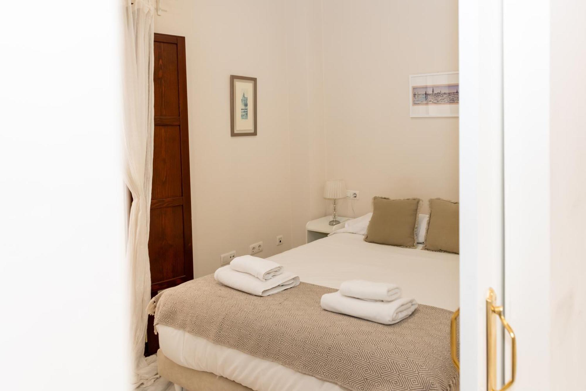Charming & Quiet Apartment In Plaza Del Salvador Sevilla Kültér fotó